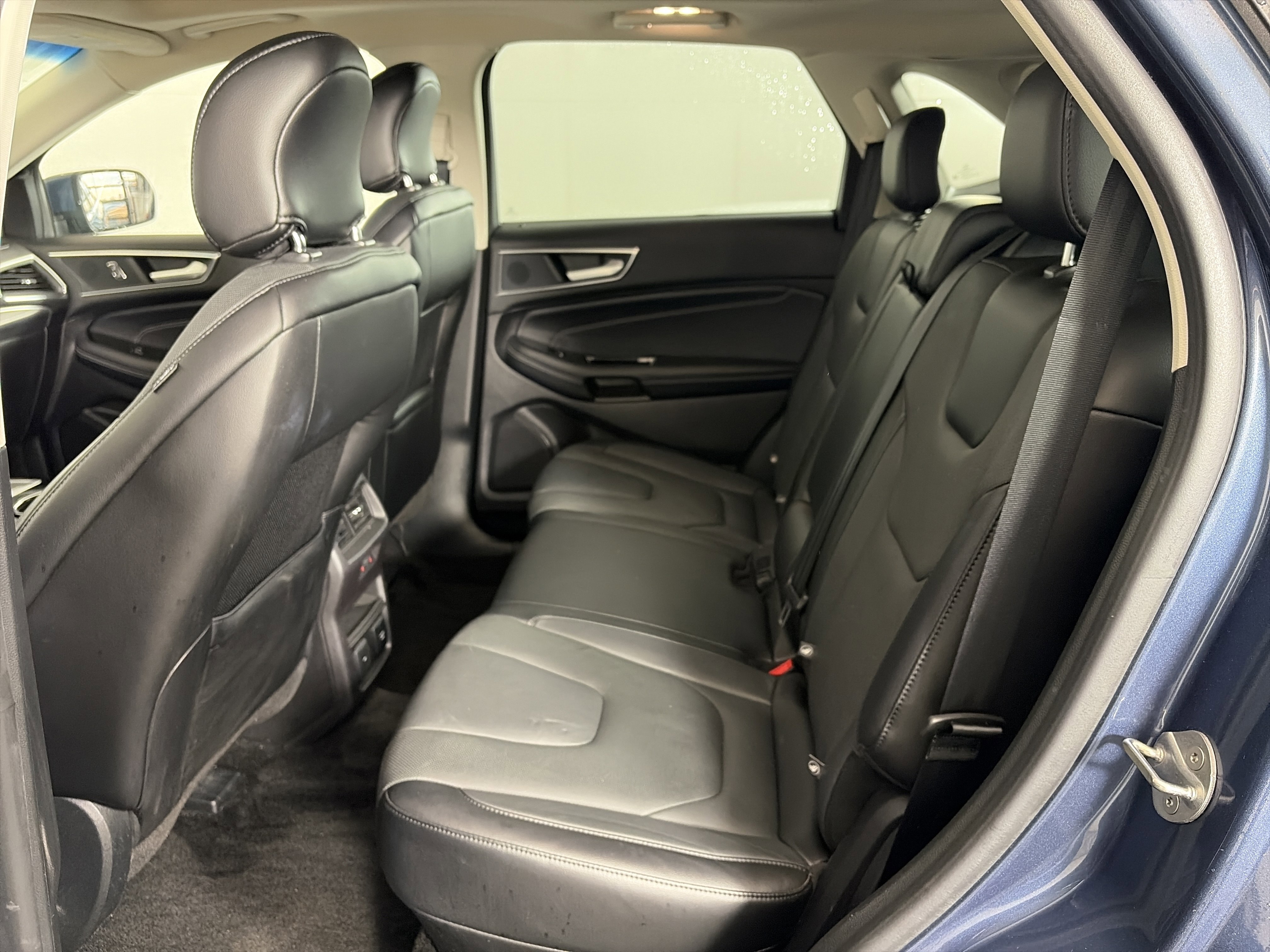 Used 2018 Ford Edge Titanium w/ Equipment Group 301A image 7