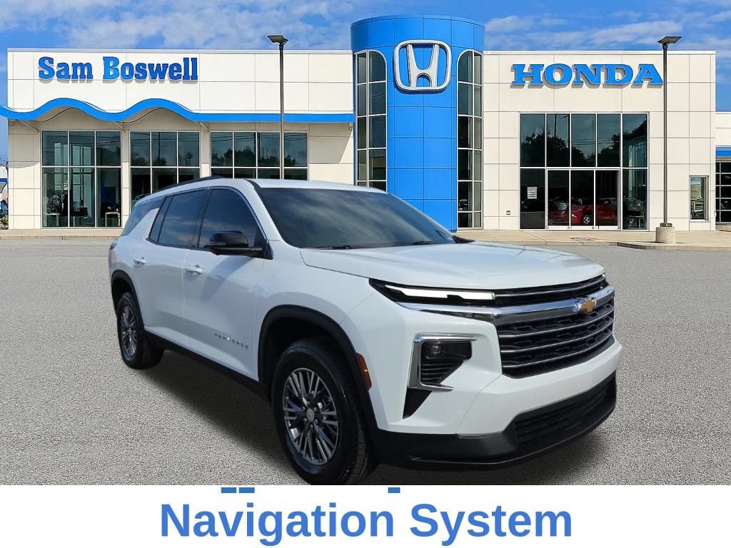 Used 2025 Chevrolet Traverse LT w/ Driver Confidence Package FWD image 1