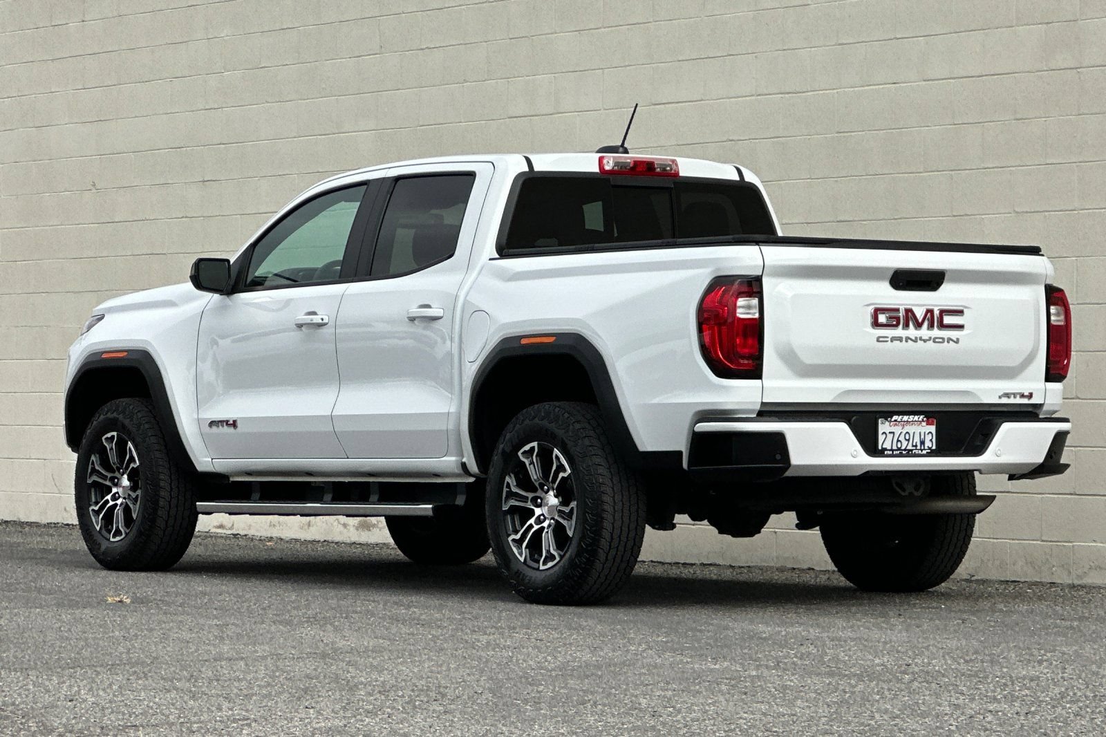Certified 2023 GMC Canyon AT4 w/ AT4 Premium Package AWD/4WD image 6