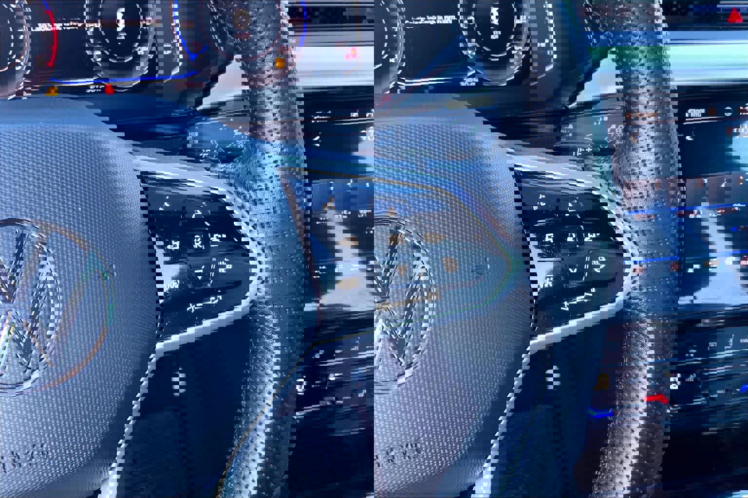 Used 2023 Volkswagen Arteon SEL Premium image 20