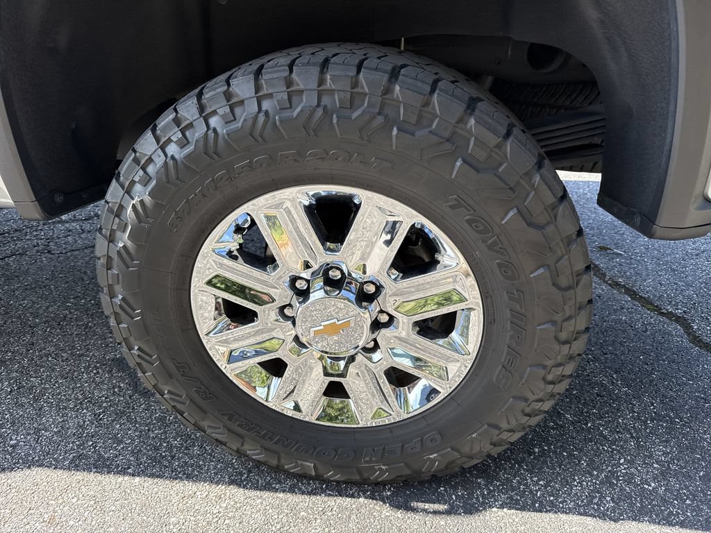 Used 2024 Chevrolet Silverado 2500 High Country w/ High Country Premium Package AWD/4WD image 18