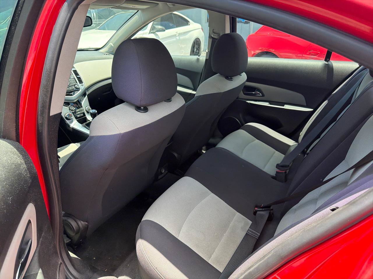 Used 2015 Chevrolet Cruze L FWD image 9