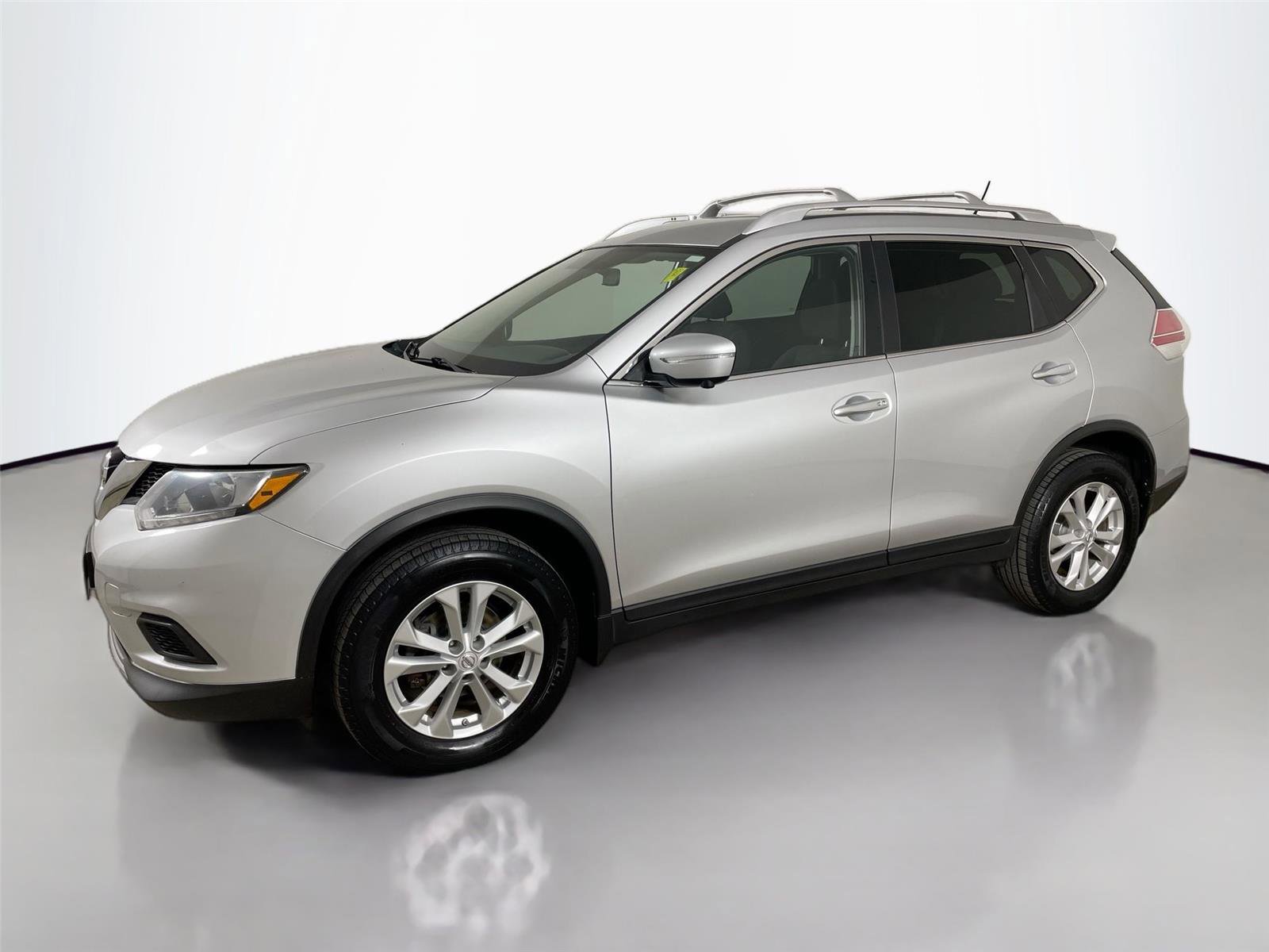Used 2015 Nissan Rogue SV w/ SV Premium Package image 8
