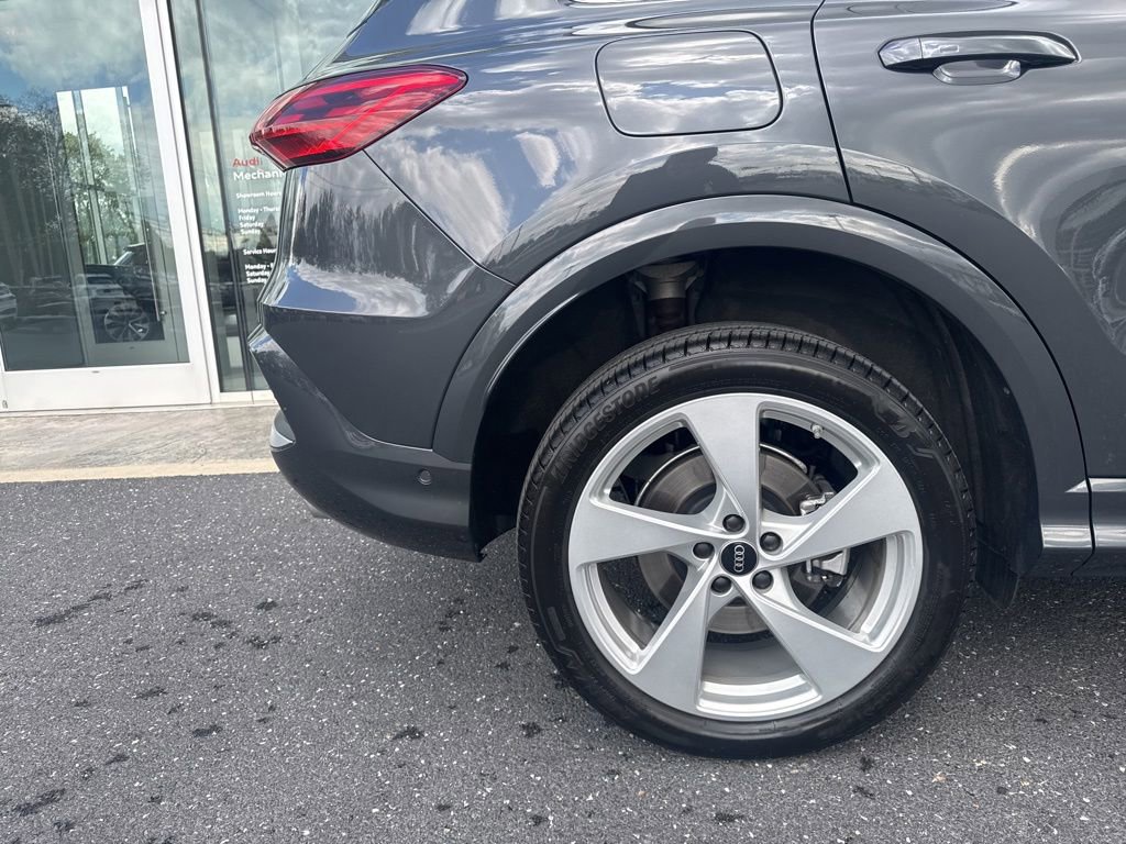 Used 2025 Audi Q5 Premium Plus w/ Premium Plus AWD/4WD image 5