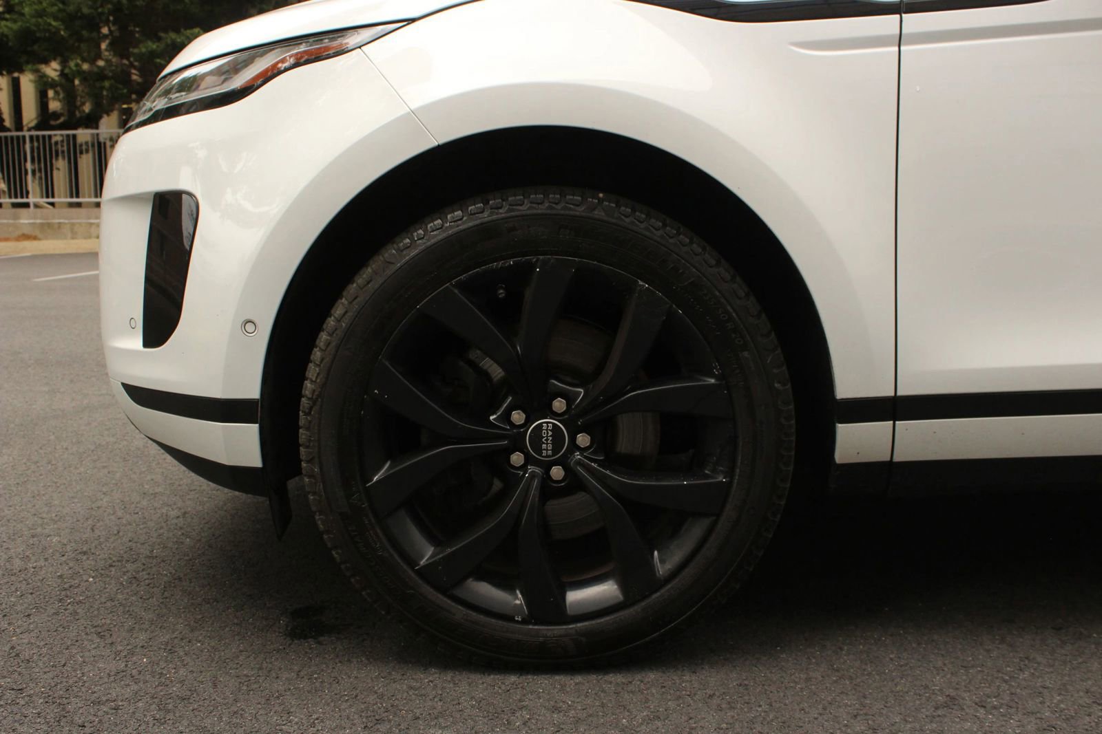 Used 2020 Land Rover Range Rover Evoque SE AWD/4WD image 11