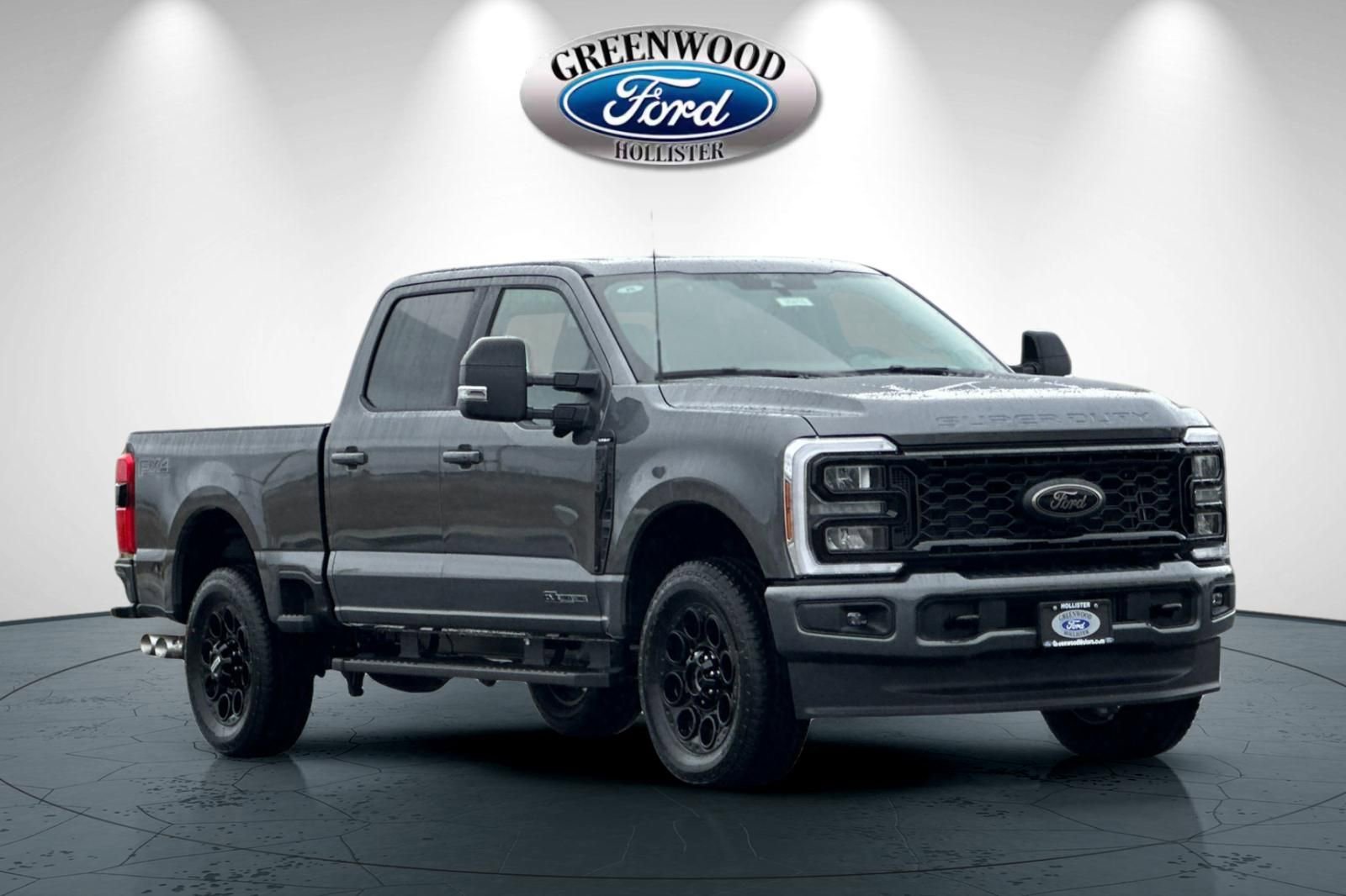 New 2026 Ford F350 Lariat w/ Black Appearance Package