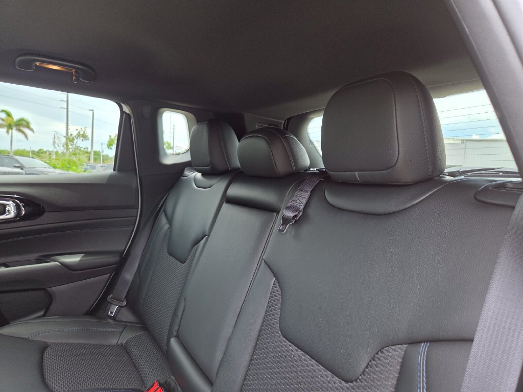 New 2026 Jeep Compass Latitude AWD/4WD image 21