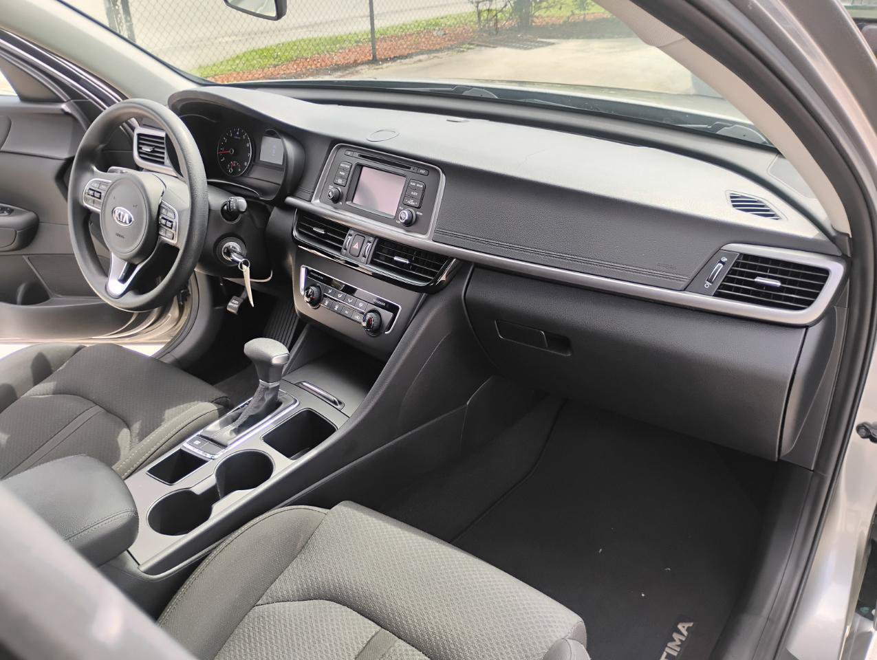 Used 2017 Kia Optima LX FWD image 88