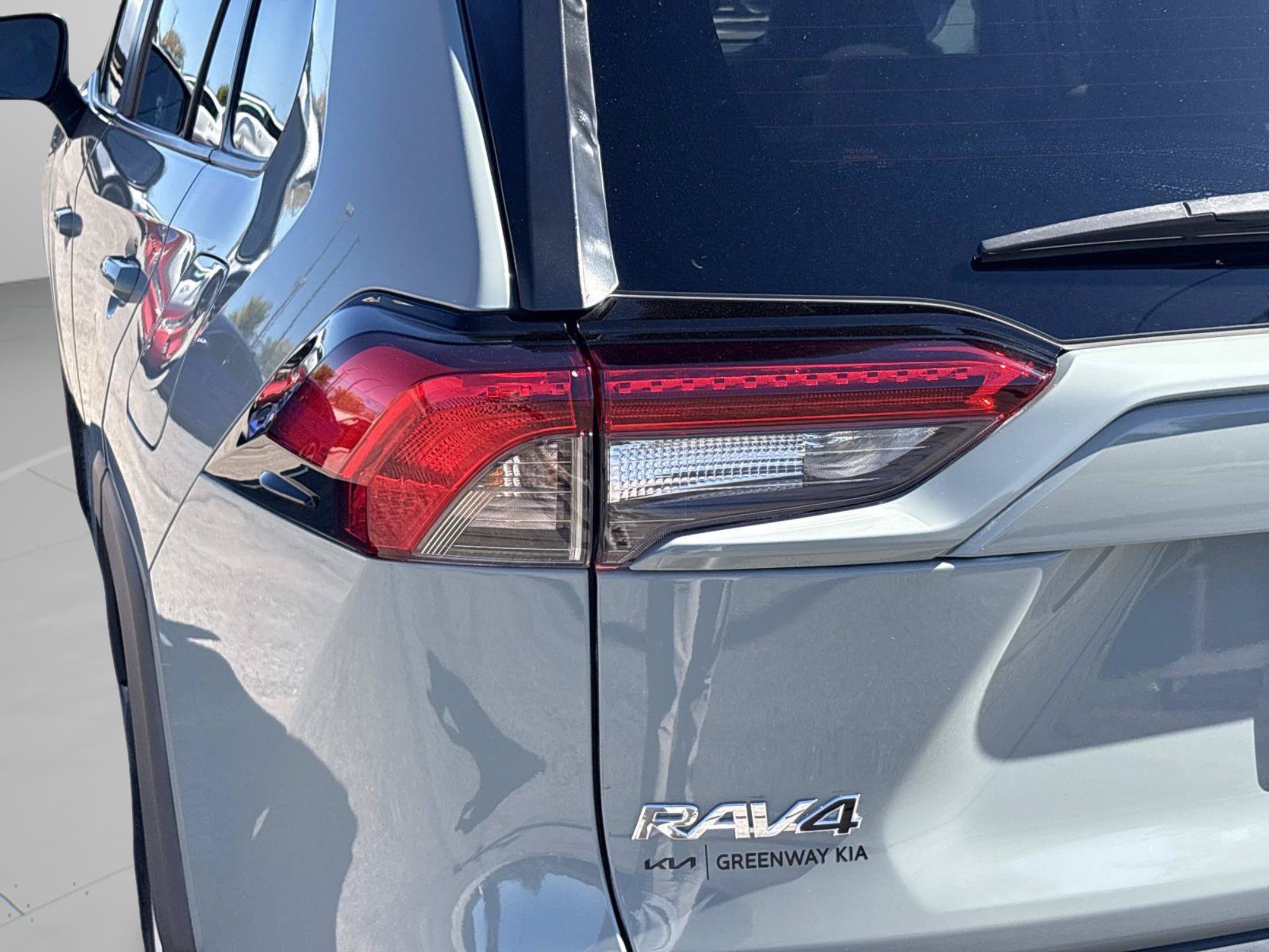 Used 2021 Toyota RAV4 XLE w/ Convenience Package AWD/4WD image 35