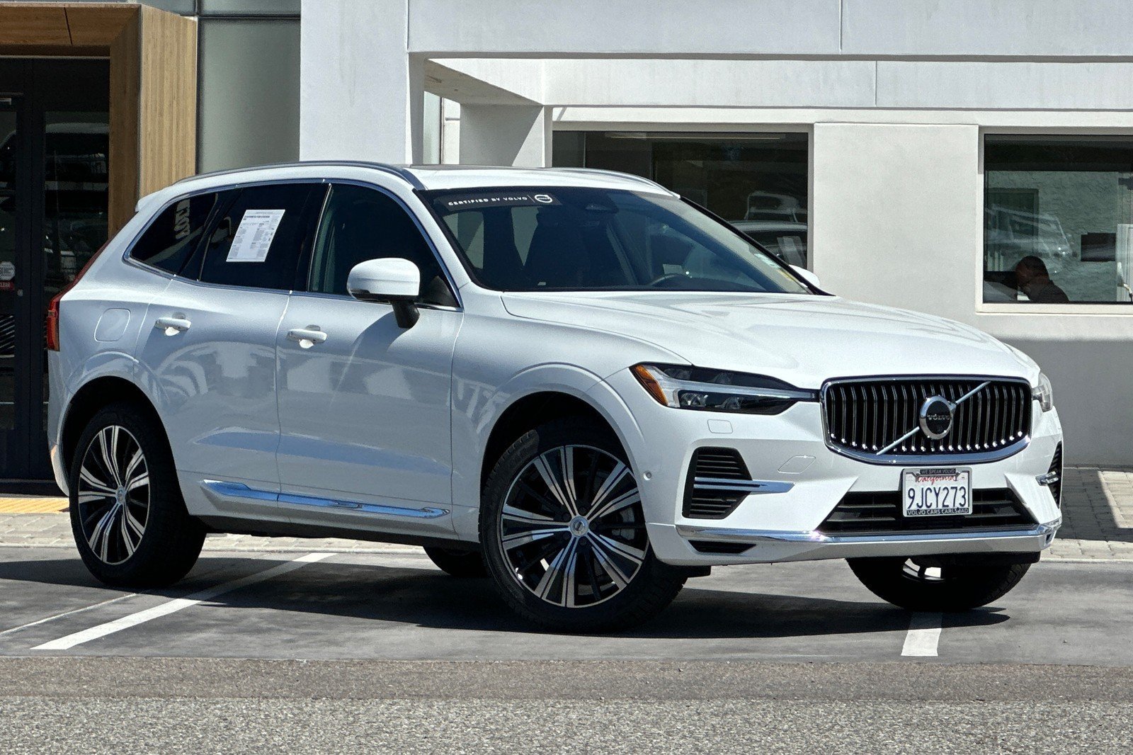 Certified 2023 Volvo XC60 T8 Plus AWD/4WD image 2