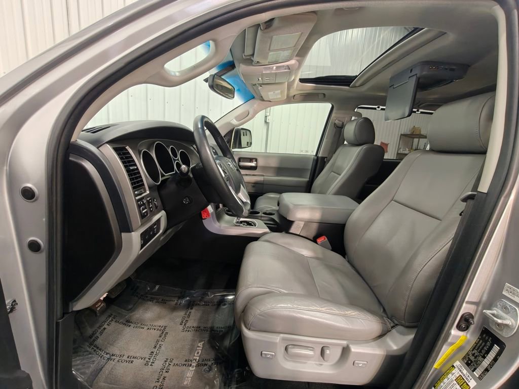 Used 2017 Toyota Sequoia Limited w/ Safety & Convenience Package AWD/4WD image 30
