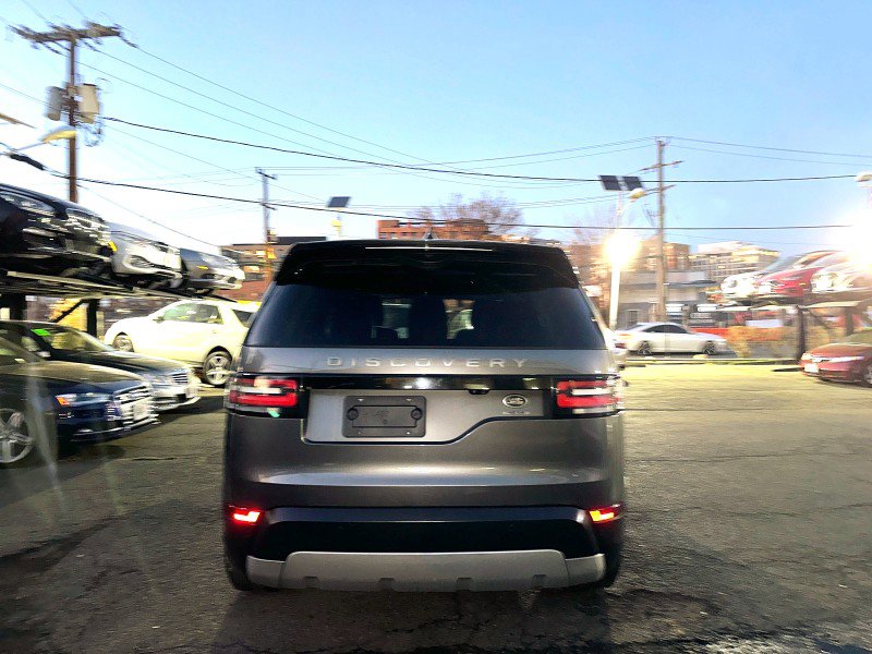 Used 2017 Land Rover Discovery HSE image 18