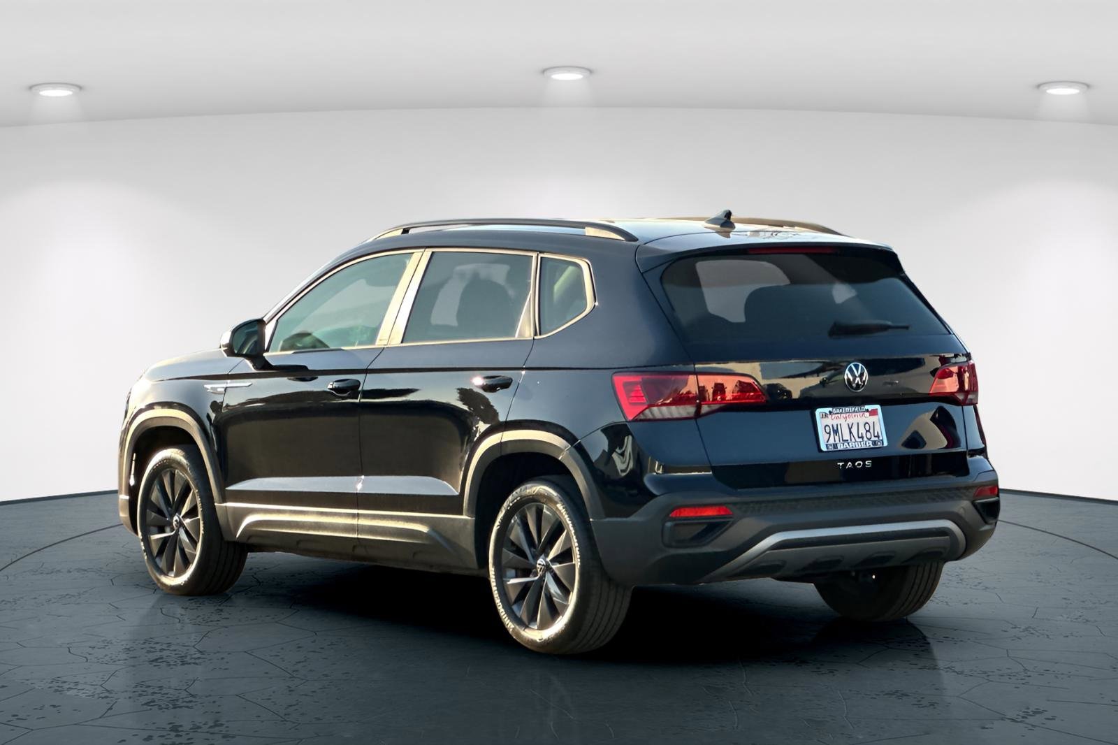 Used 2024 Volkswagen Taos S image 4