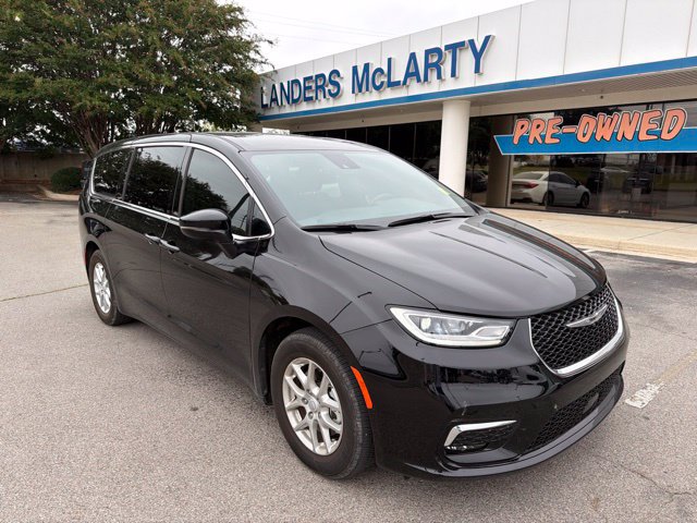 Used 2026 Chrysler Pacifica Select