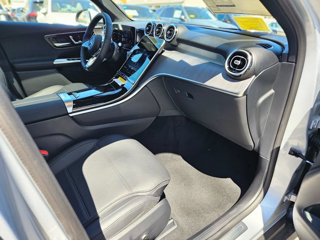 New 2026 Mercedes-Benz GLC 300 4MATIC image 9
