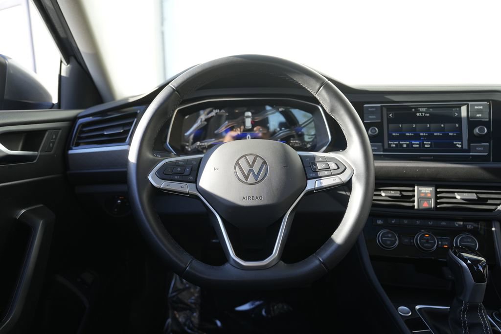 Used 2023 Volkswagen Jetta SE FWD image 45
