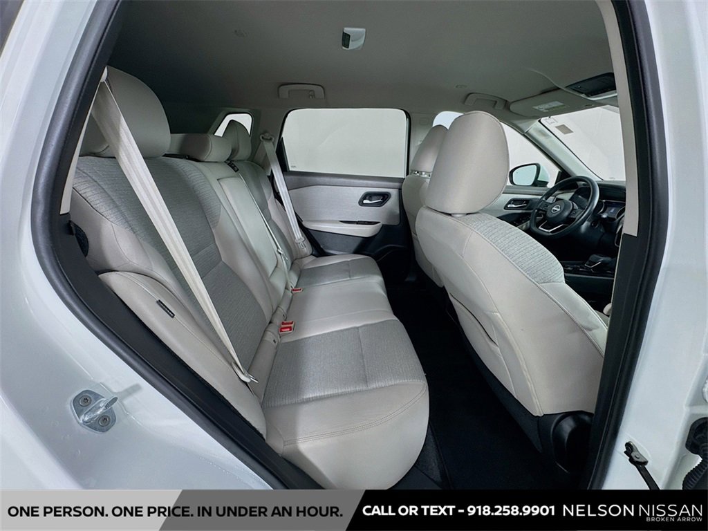 Used 2022 Nissan Rogue SV image 24