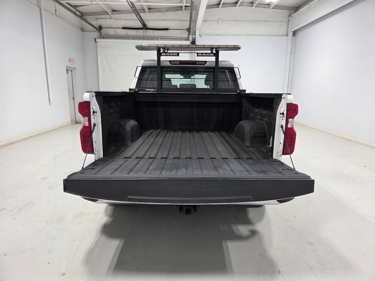 Used 2023 Chevrolet Silverado 1500 W/T w/ Trailering Package AWD/4WD image 9