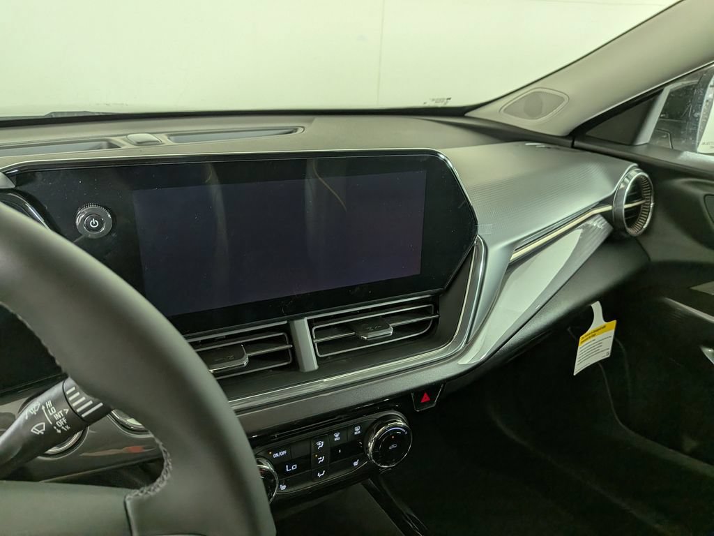 Used 2026 Chevrolet Trax ACTIV w/ Driver Confidence Package FWD image 22