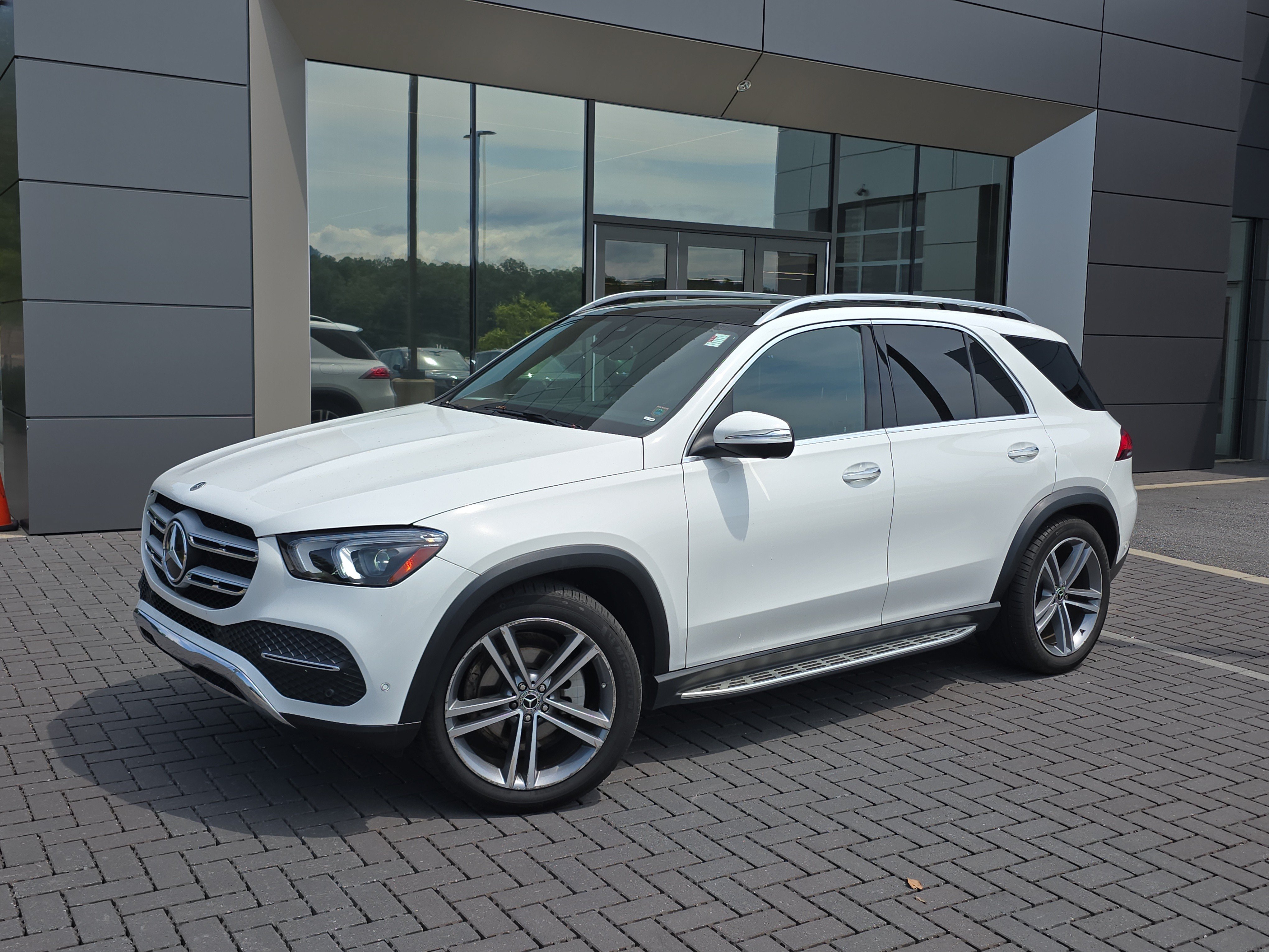 Used 2022 Mercedes-Benz GLE 350 4MATIC image 1
