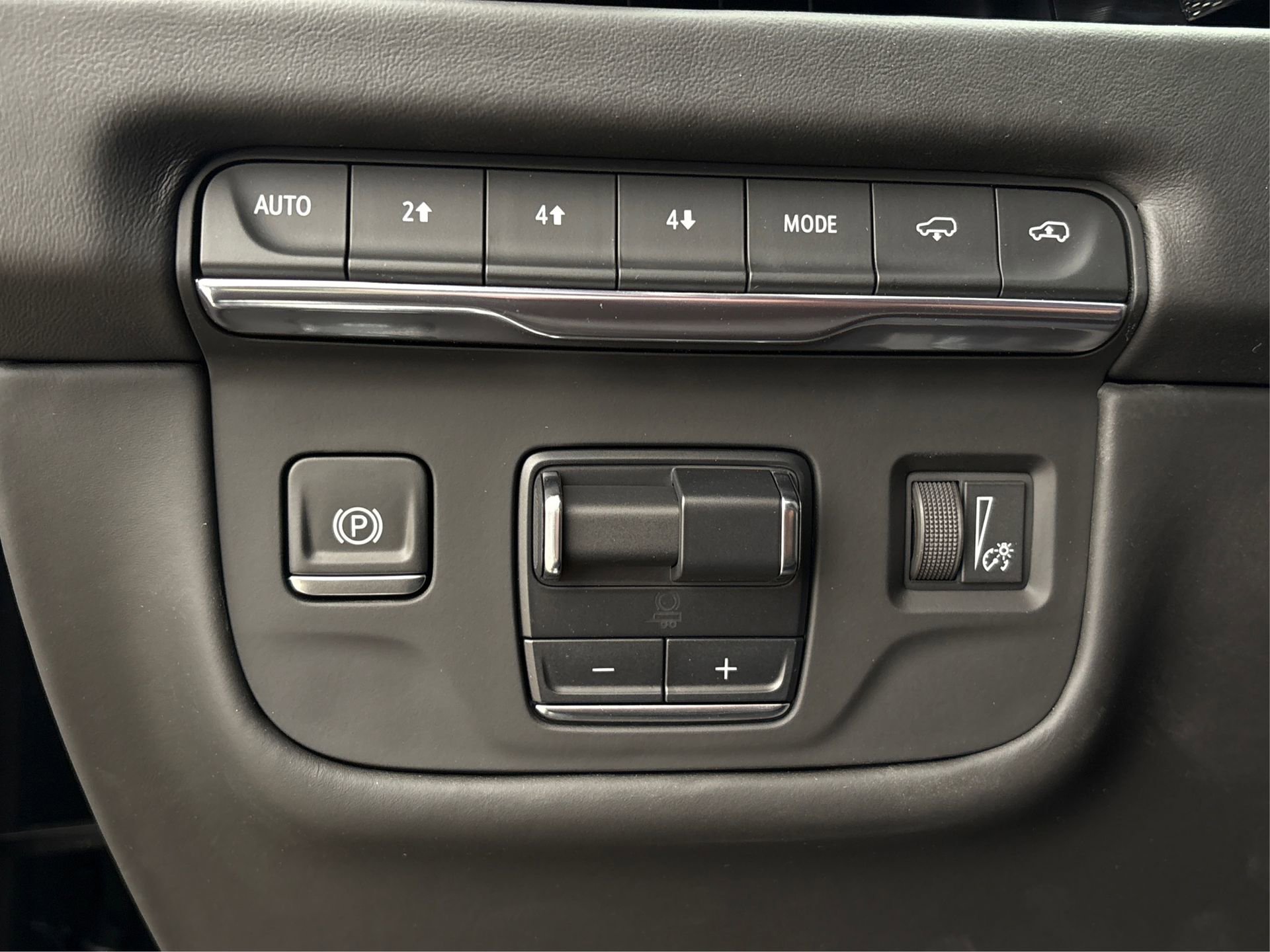 New 2025 Cadillac Escalade ESV Sport Platinum image 19