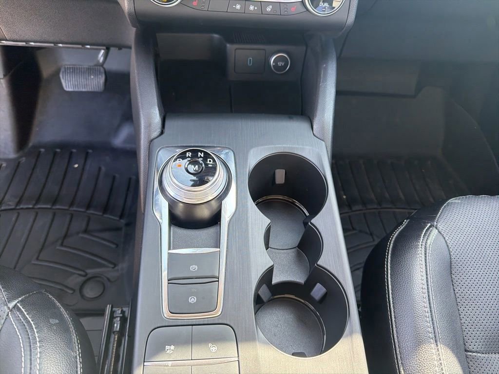 Certified 2020 Ford Escape Titanium AWD/4WD image 30