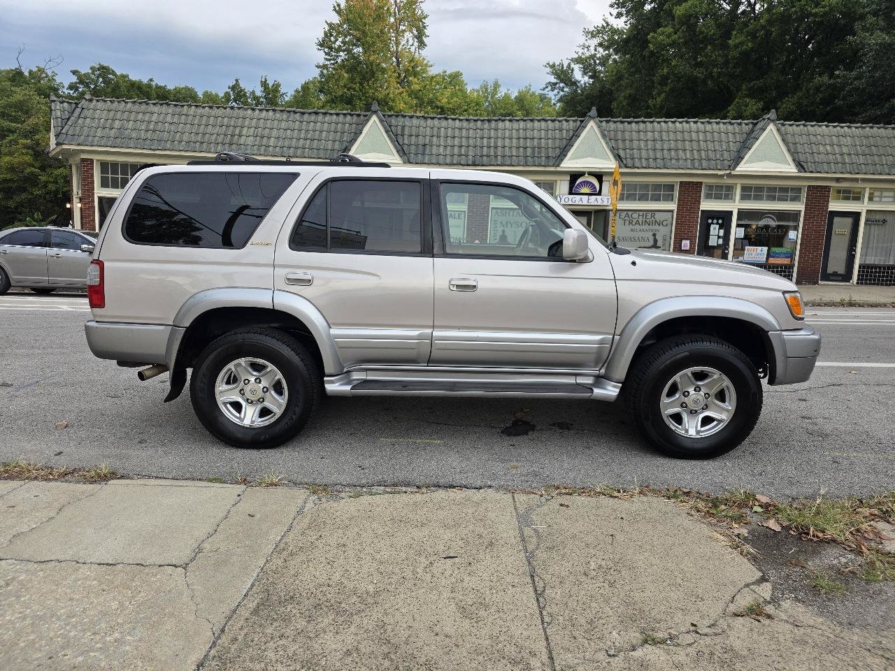 Used 1999 Toyota 4Runner Limited AWD/4WD image 6