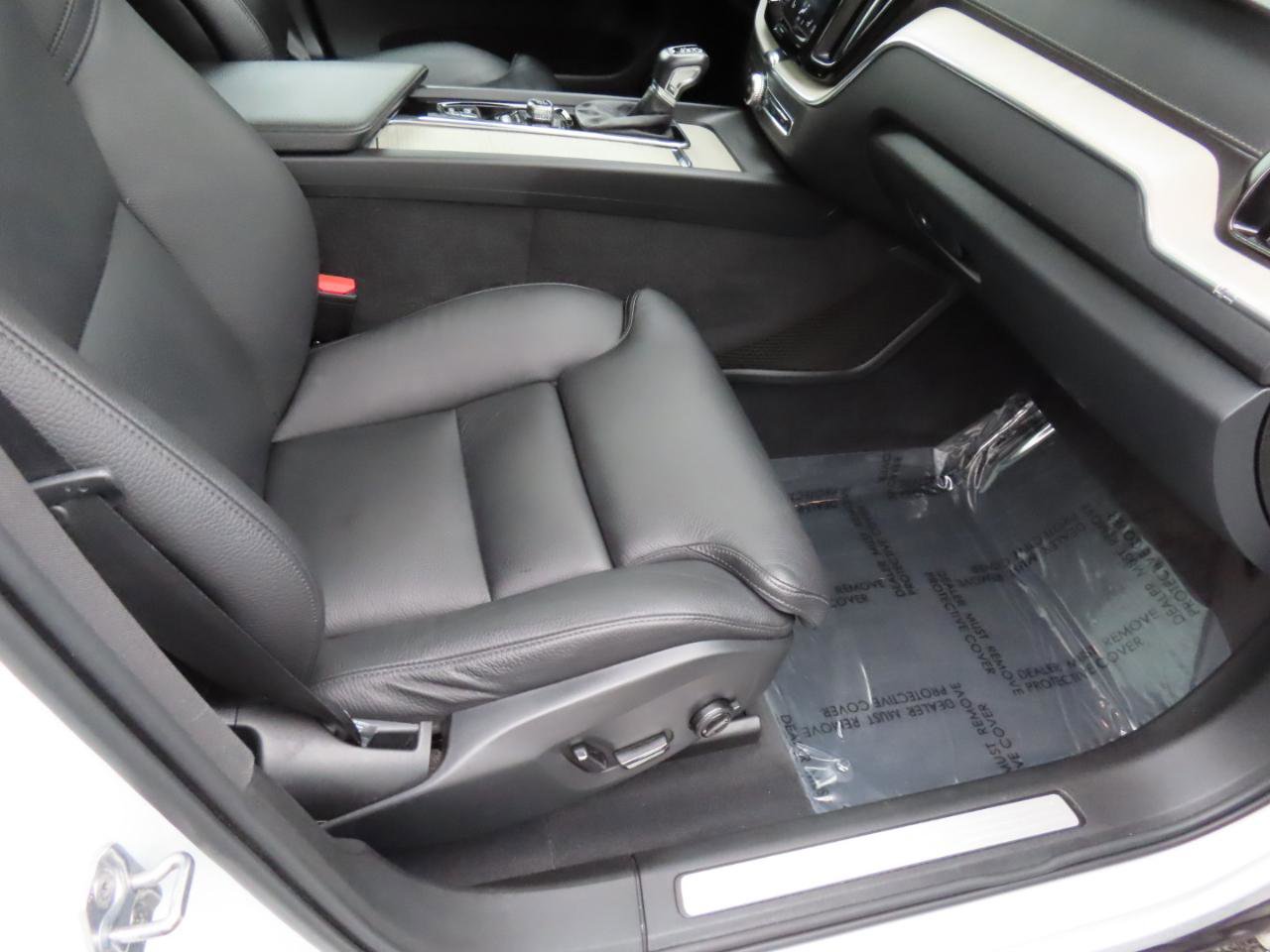 Used 2020 Volvo XC60 T5 Inscription w/ Protection Package image 19