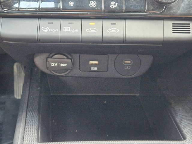 Certified 2025 Hyundai Elantra Hybrid FWD image 19