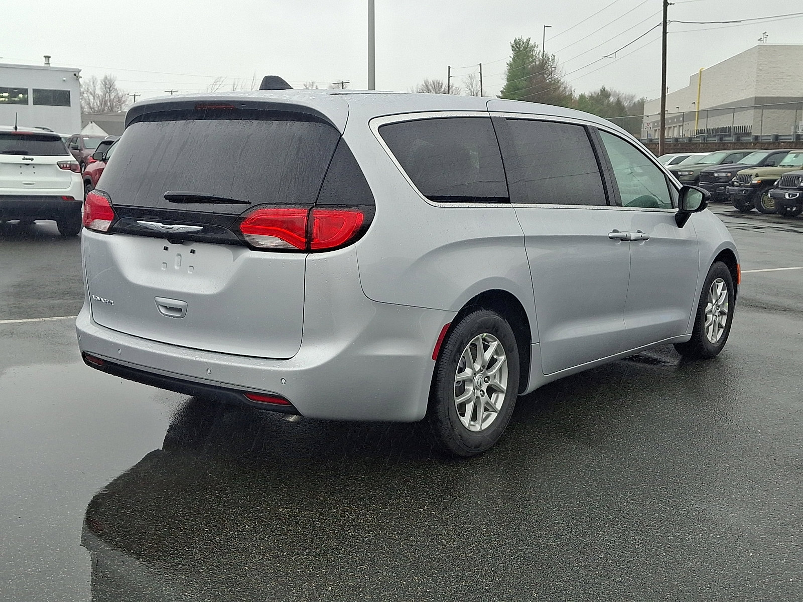 New 2026 Chrysler Voyager LX image 4