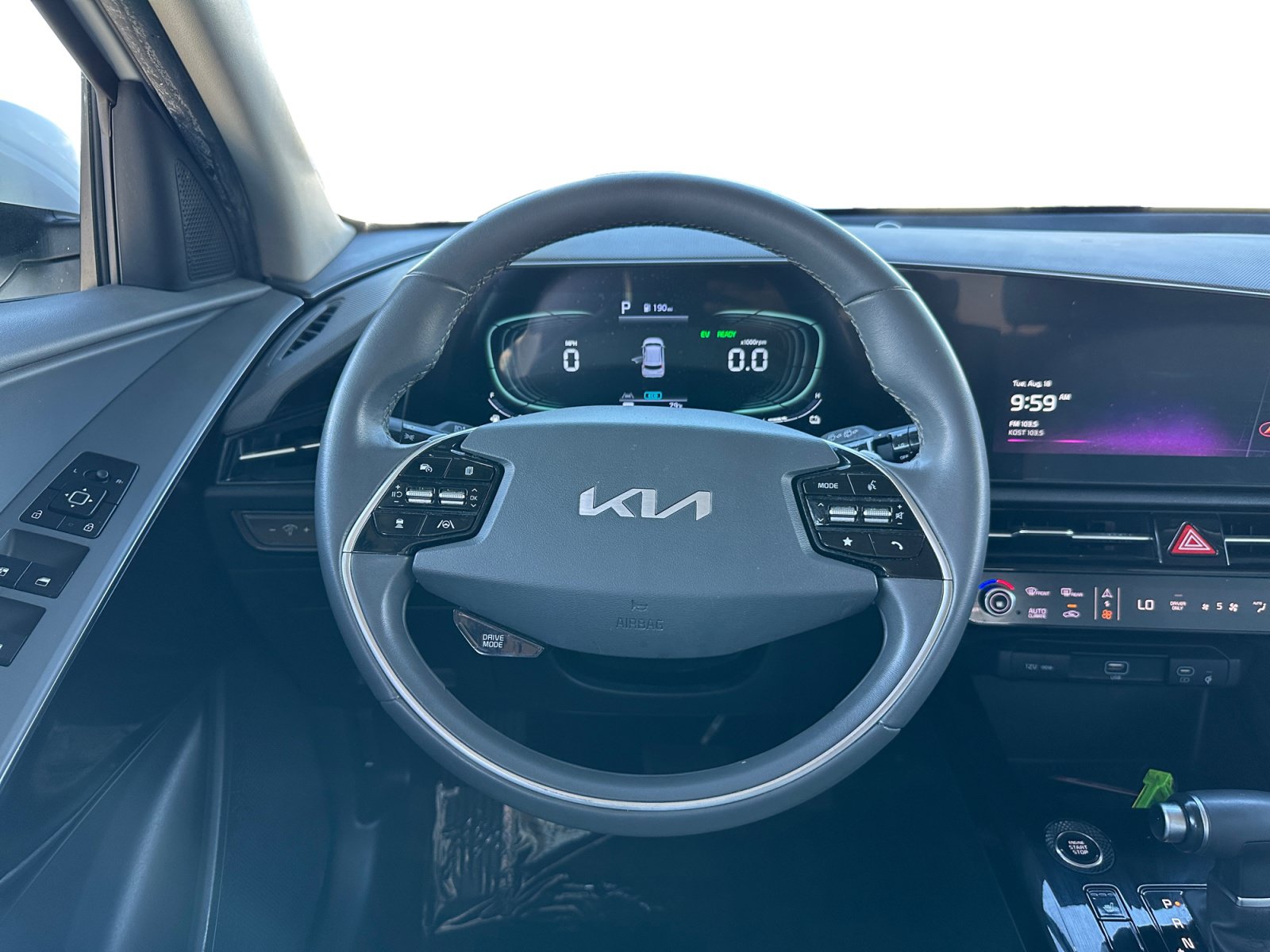 Used 2024 Kia Niro EX FWD image 12