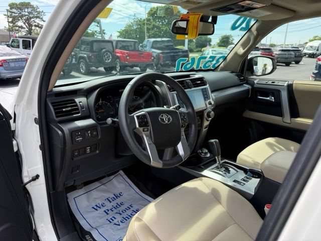 Used 2020 Toyota 4Runner SR5 Premium w/ Moonroof Package AWD/4WD image 10