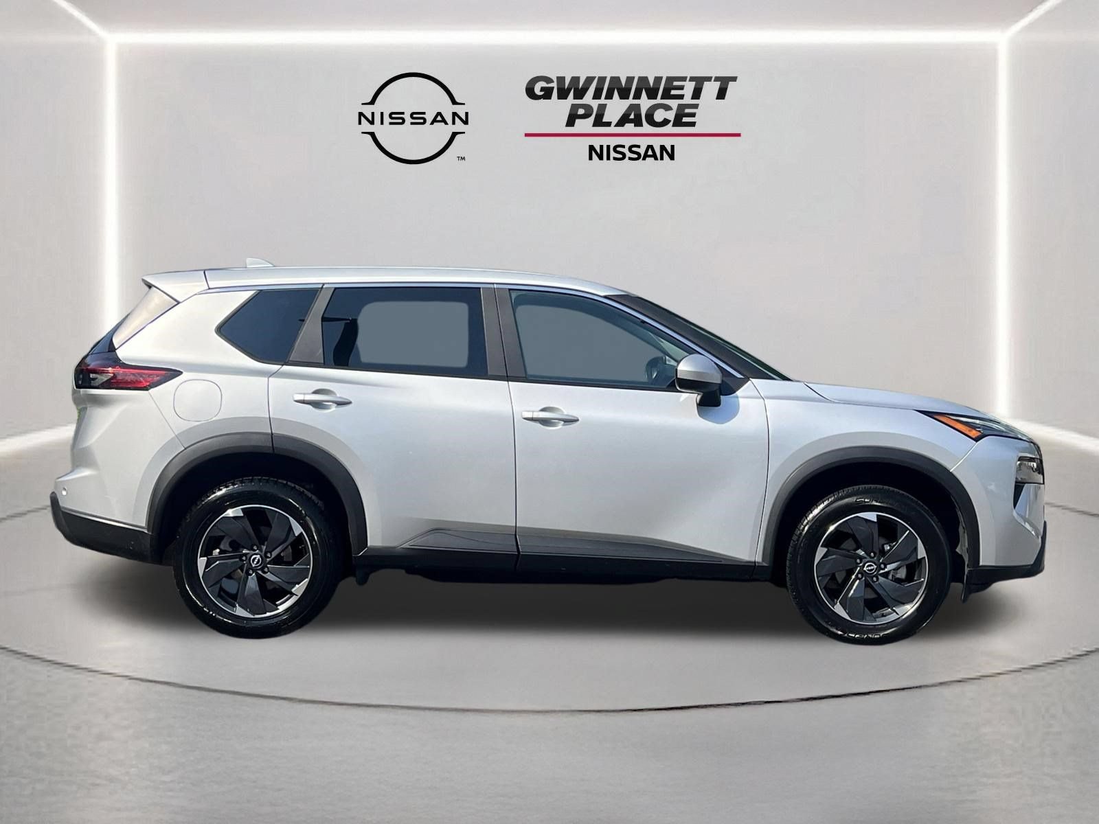 Used 2025 Nissan Rogue SV AWD/4WD image 25