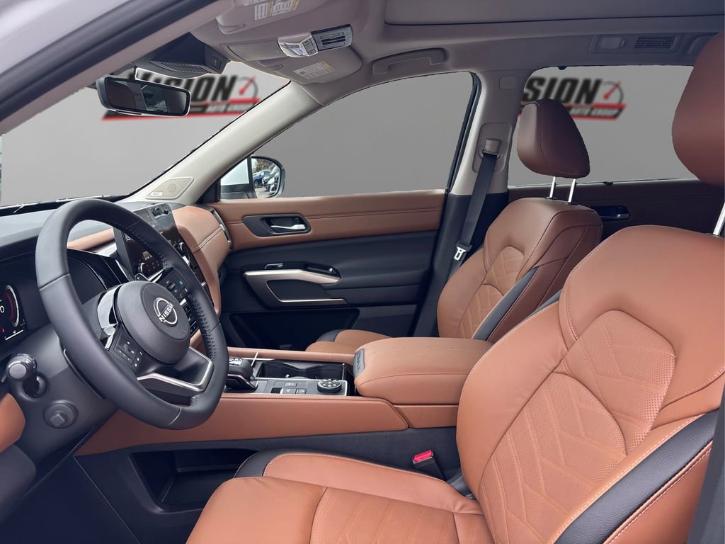 New 2025 Nissan Pathfinder Platinum w/ Cargo Package image 9