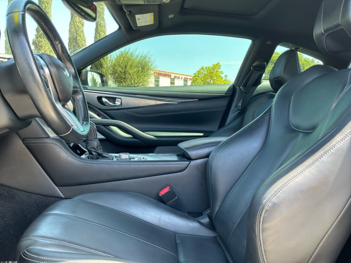 Used 2019 INFINITI Q60 3.0t Luxe RWD image 18