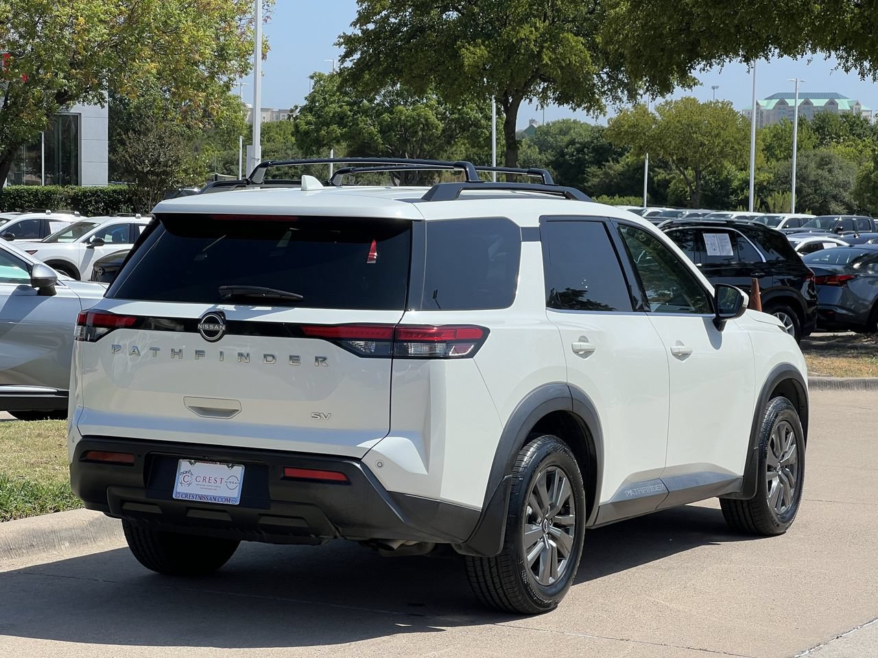 Used 2022 Nissan Pathfinder SV FWD image 4