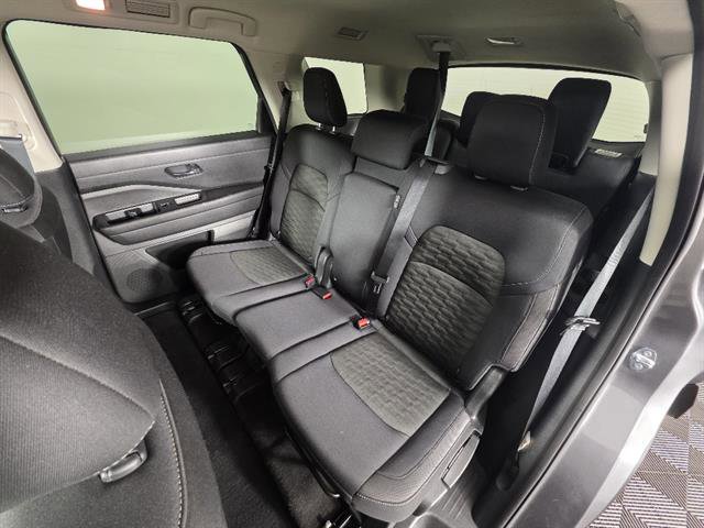 Used 2024 Nissan Pathfinder S AWD/4WD image 24