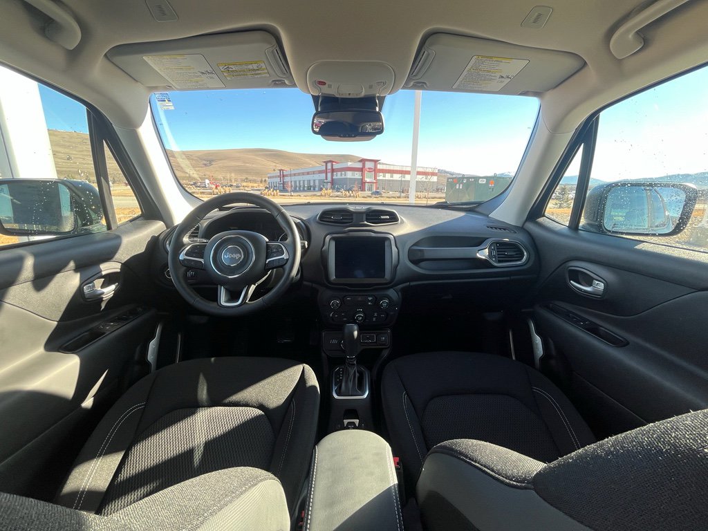 Used 2023 Jeep Renegade Latitude w/ Premium Group image 26