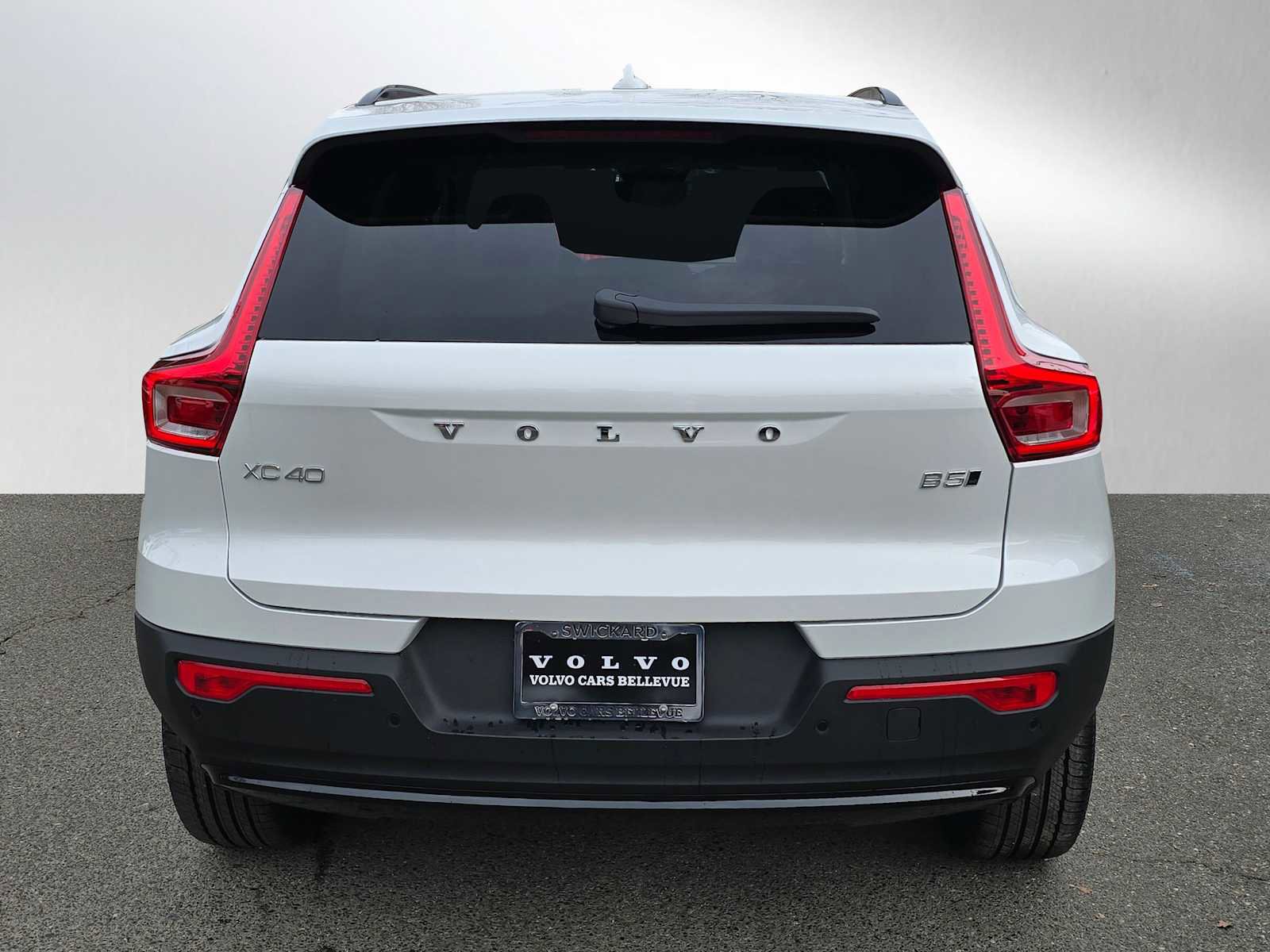 New 2026 Volvo XC40 B5 Plus w/ Protection Package Premier image 4