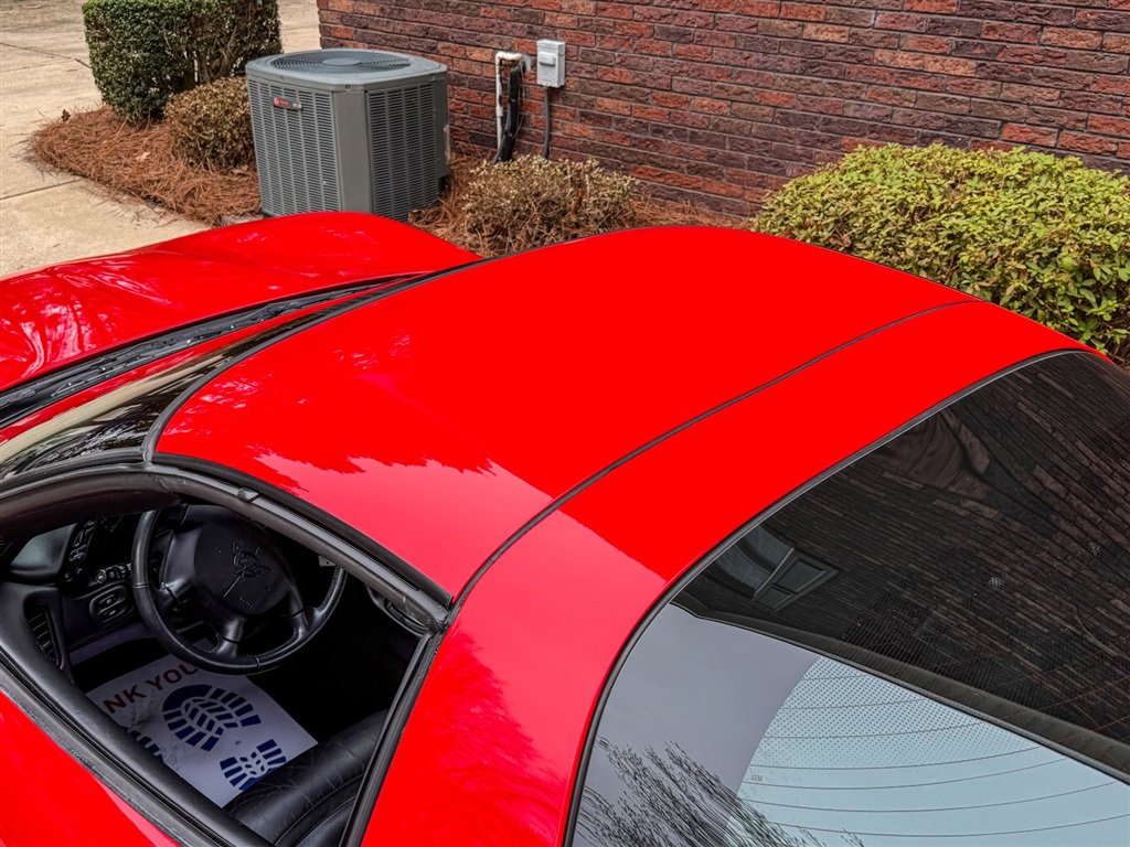 Used 2004 Chevrolet Corvette Coupe w/ Roof Package image 8