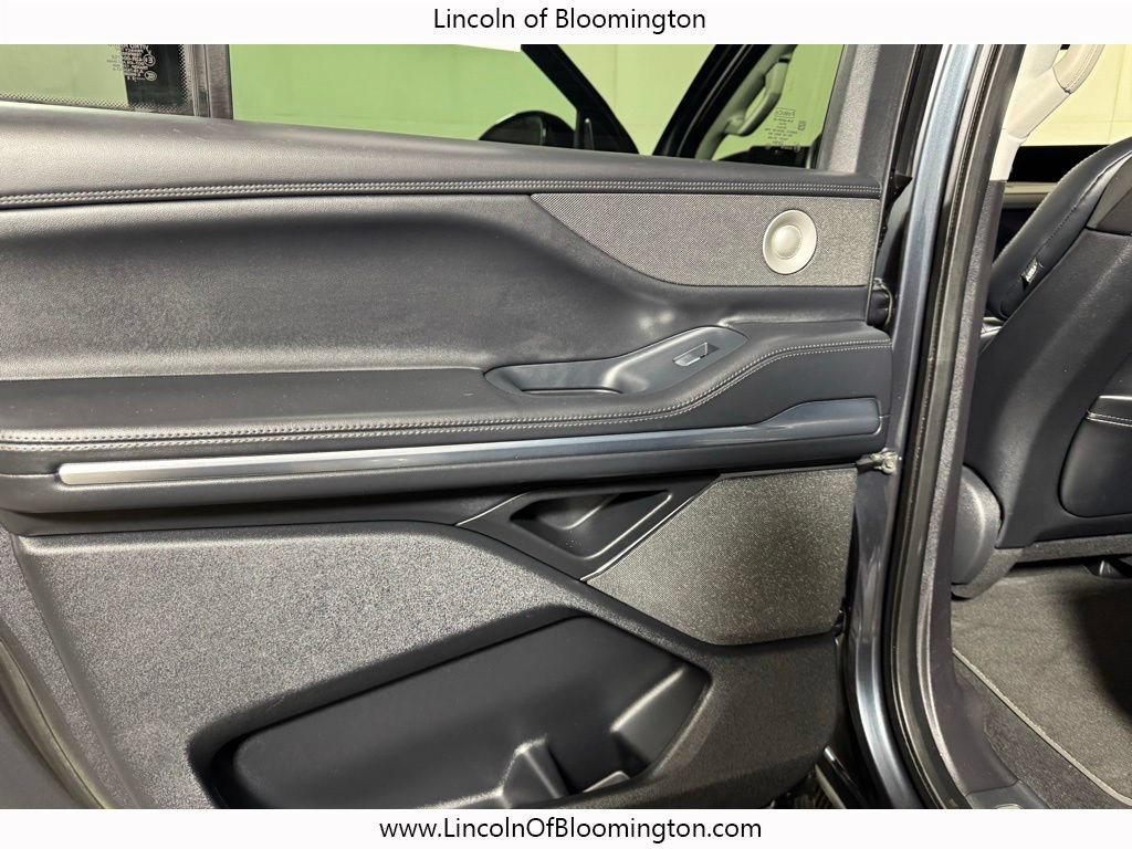 Used 2025 Lincoln Navigator L Reserve AWD/4WD image 48