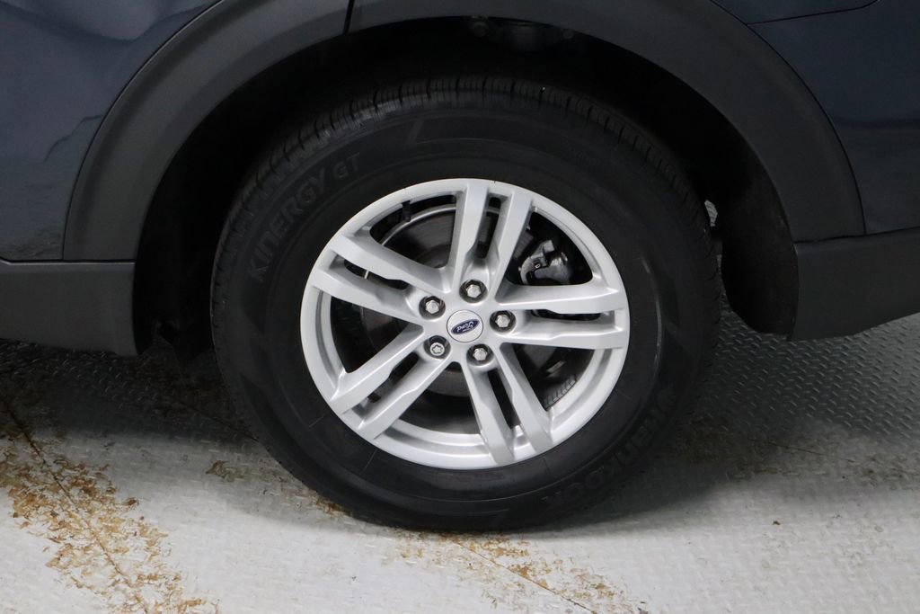 Certified 2022 Ford Explorer XLT w/ Equipment Group 202A image 19