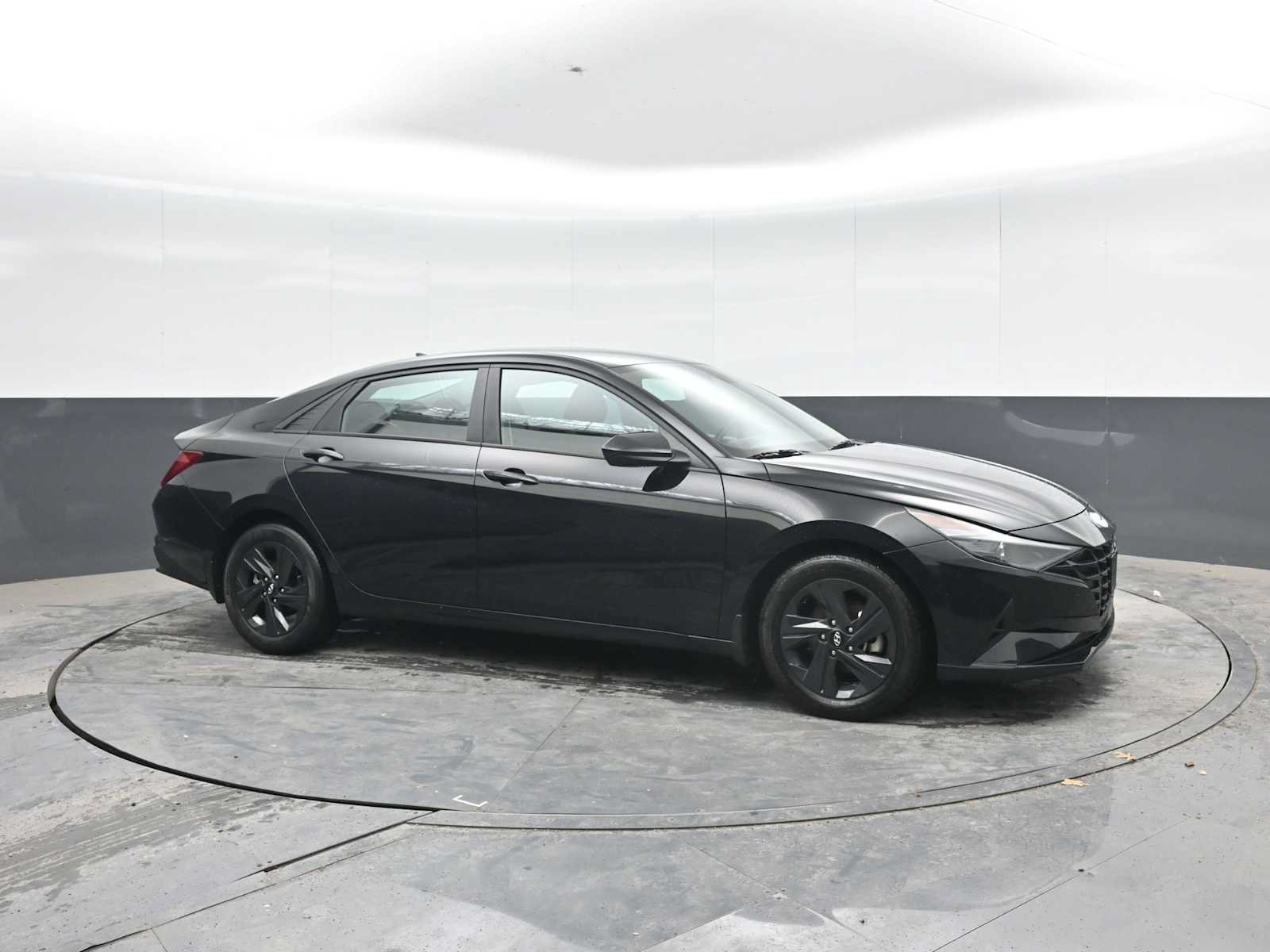 Used 2023 Hyundai Elantra SEL FWD image 8