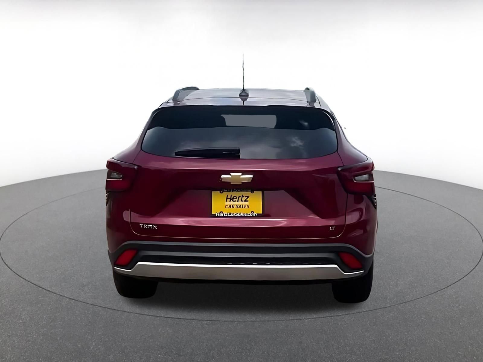 Used 2025 Chevrolet Trax LT FWD image 10