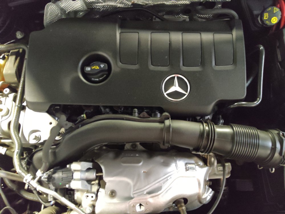 Used 2021 Mercedes-Benz GLB 250 w/ Premium Package image 30