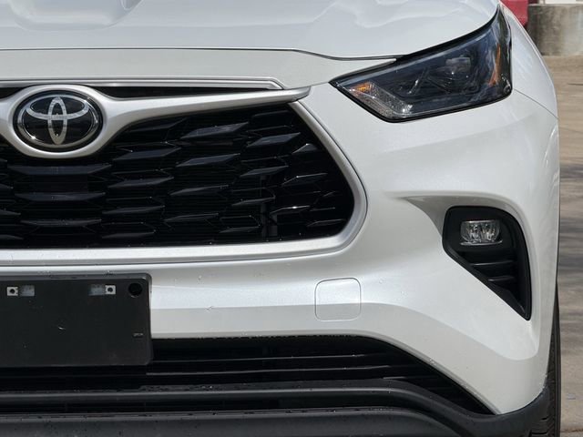 Used 2023 Toyota Highlander LE image 9