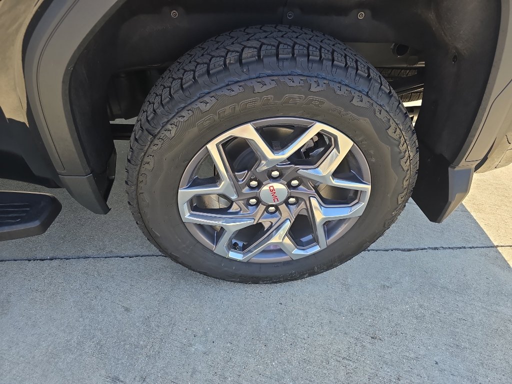 New 2026 GMC Sierra 1500 SLT w/ SLT Premium Package AWD/4WD image 12