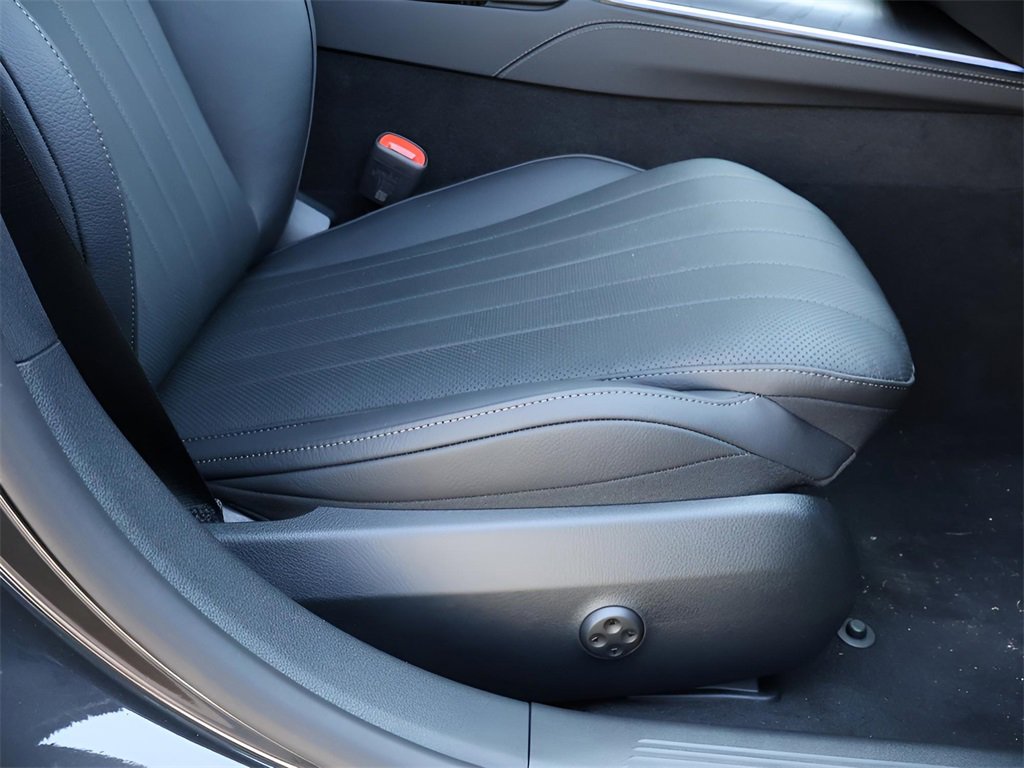 Certified 2025 Mercedes-Benz E 350 4MATIC Sedan image 12