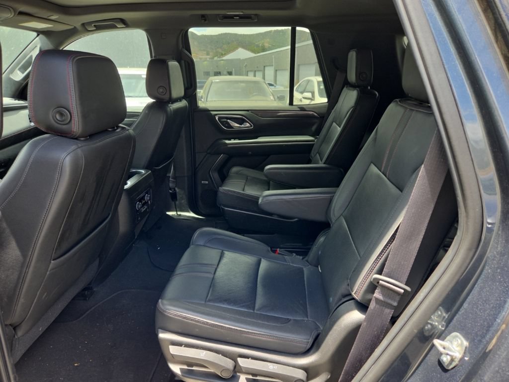 Used 2021 Chevrolet Tahoe RST w/ Luxury Package RWD image 11