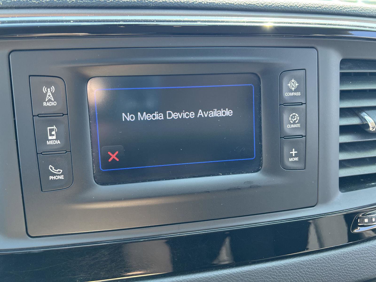 Used 2017 Chrysler Pacifica Touring image 22